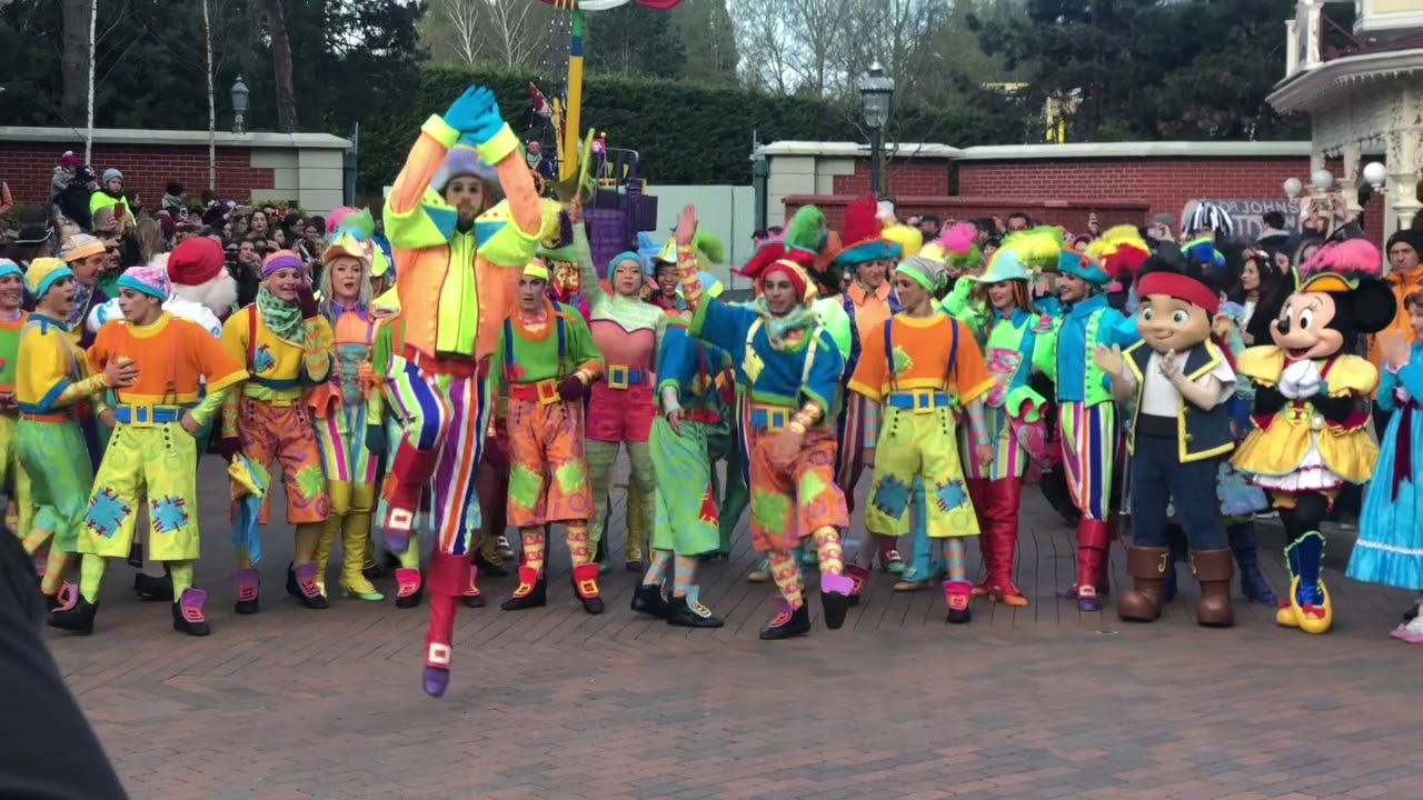 Festival of Pirates & Princesses at Disneyland Paris 2019 - Pirates farewell on the final day