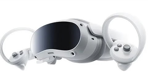 Unboxing the Pico 4 VR Headset