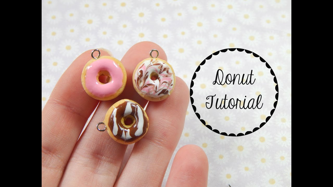 These mini clay donut accessories are so cute you'll want to eat them! An  easy step-by-step tutorial is avai…