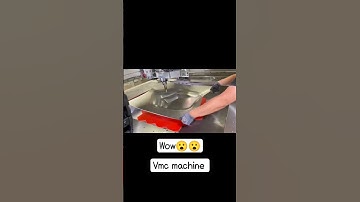 vmc operator⚠️⚠️ engineering 😮😮 #youtubeshort #vmc #trending #vmcoperating #vmcmachining #machine