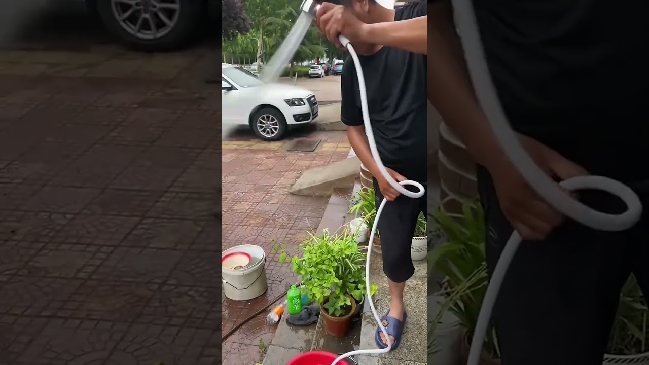 Portable outdoor shower: perfect for camping and travel