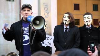 Loz Kay of The Pirate Party UK talks @ London Anti ACTA protests
