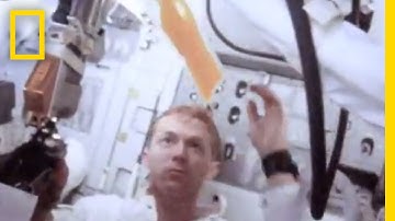 How Do Astronauts Stay Hydrated? Pee ... and Other Space Food Facts | National Geographic