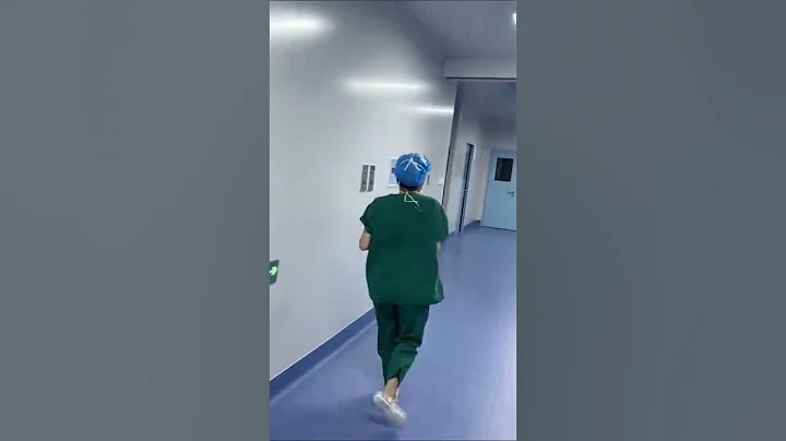 Ở bệnh viện đêm khuya