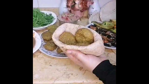 أحلي فطور مصرى حرش طعمية الفلافل المصري الفول بالزيت والكمون 