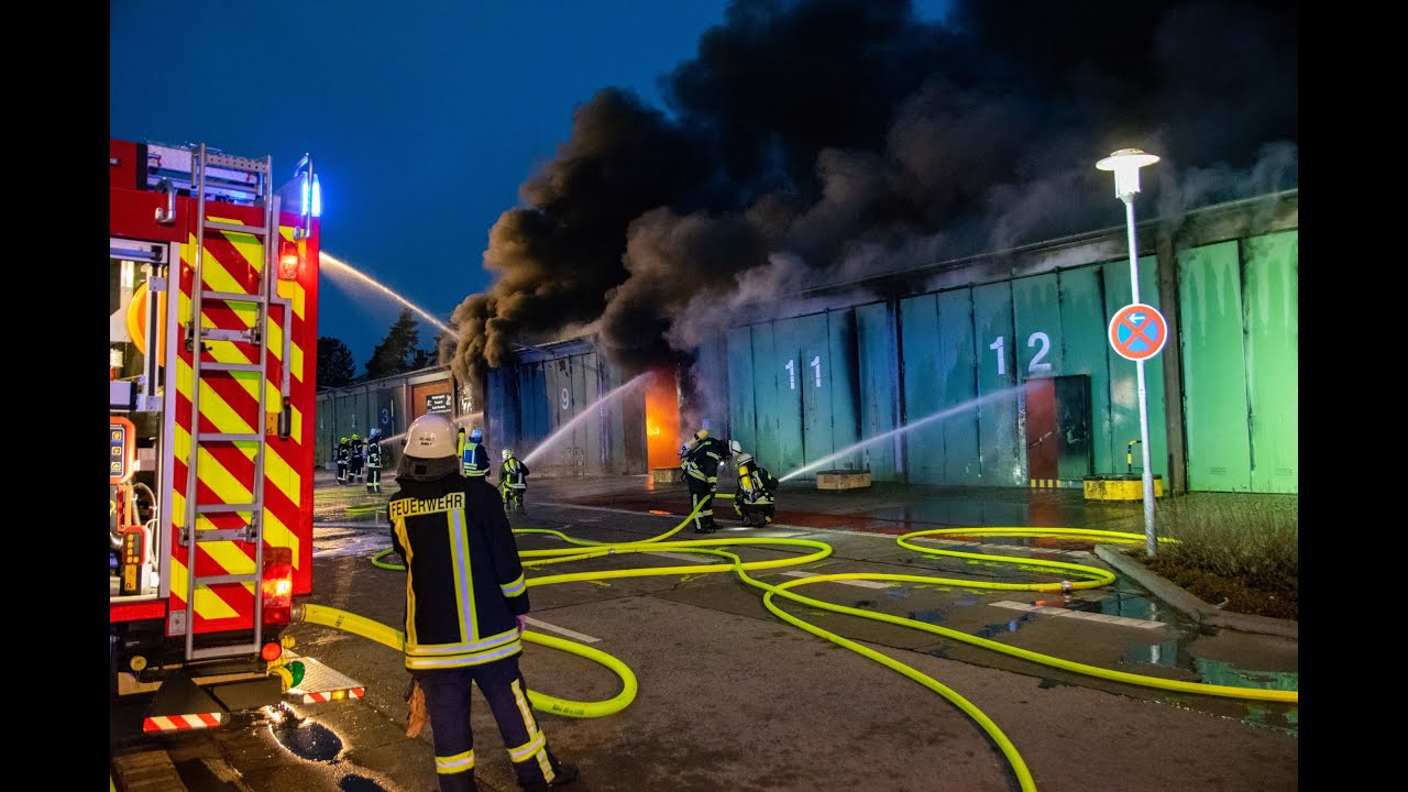 Großbrand zerstört alte Panzerhallen in Lütjenburg