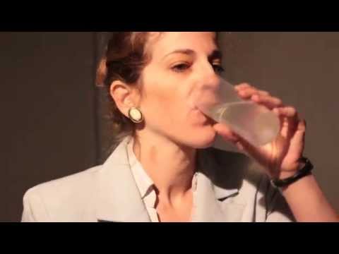 Y finalmente salvarnos Trailer