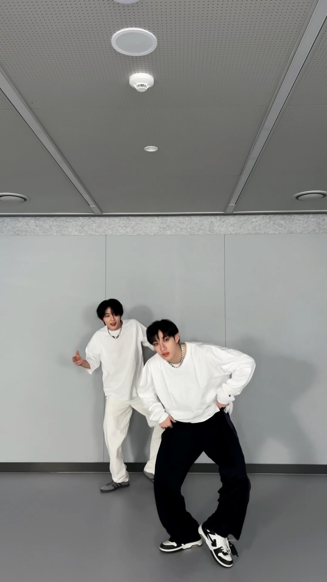 When you’re sinking I’m ? #StrayKids #스트레이키즈 #방찬 #BangChan #아이엔 #I_N #合 #HOP #WalkinOnWater