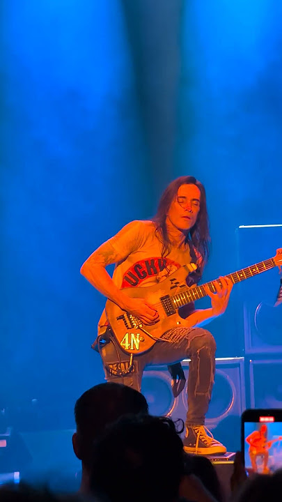 Another Incredible Nuno Betterncourt Guitar Solo