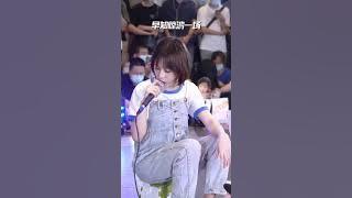 小阿七 -#笑红尘#音乐坐看红尘纷扰，不问因果任我飘摇