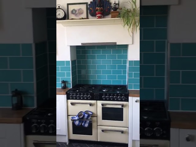 Video 1: Large airy kitchen