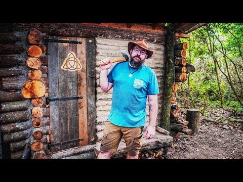 Vidéo: Fabriquer des cabanes en rondins de vos propres mains : travailler