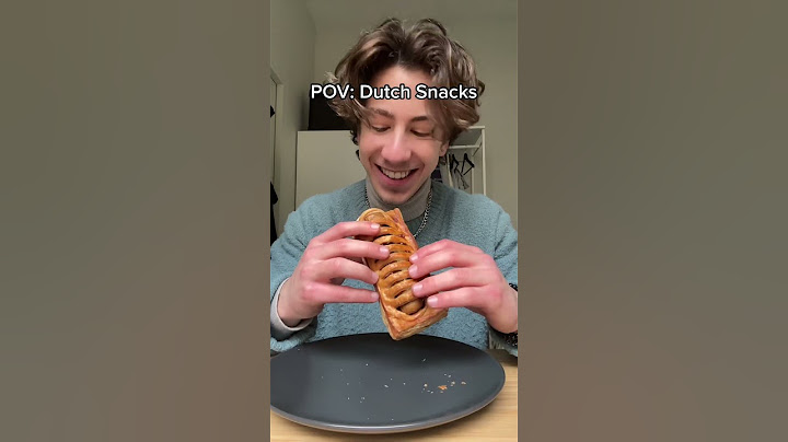 Frikandelbroodje, WOW! 😰 #dutch #dutchfood