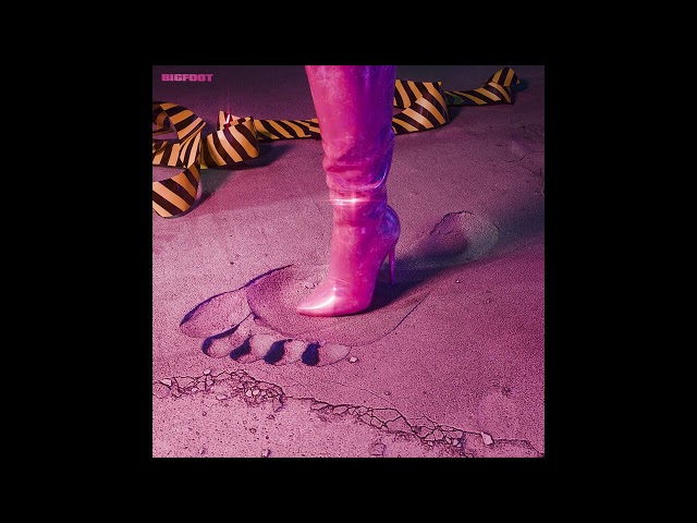 NICKI MINAJ - Big Foot