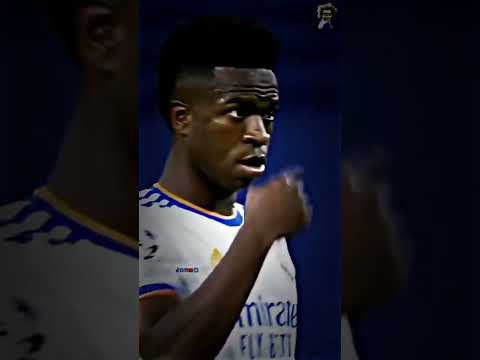 لقطة لحظة نزول فاسكيز رفض فينيسوس الخروج انشيلوتي بس رفع حاجبه خرج فيني