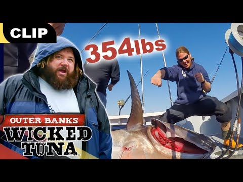The First Catch In OBX History OUTER BANKS S1E1 Wicked Tuna
