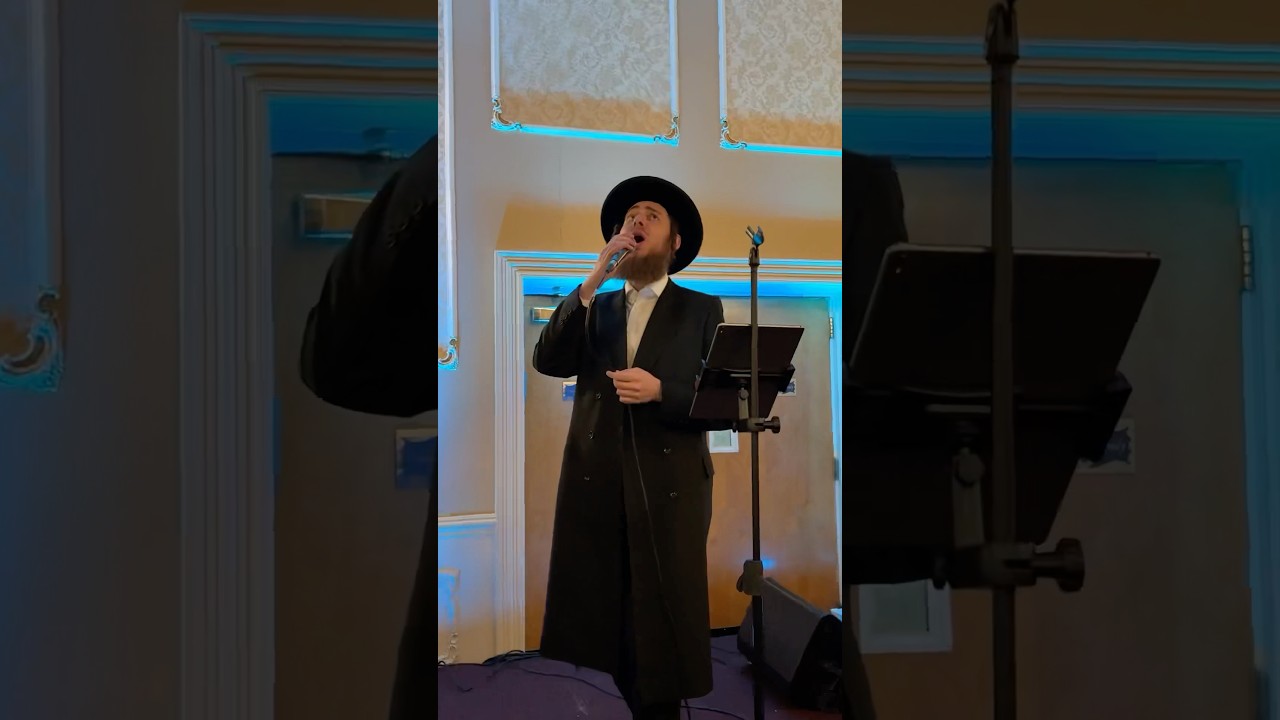 Jumping onto the ״תמיד אוהב אותי״ train! ❤️‍🔥#jewishsinger #jewishmusic #תמידאוהבותי #jewishwedding