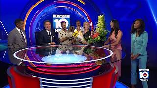 Download lagu Local 10's Kristi Krueger signs off from the anchor desk for one last time