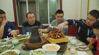 【食味阿远】阿远带朋友下馆子吃“羊排宴”，烤羊排、红焖羊排轮番上，真过瘾 | Shi Wei A Yuan