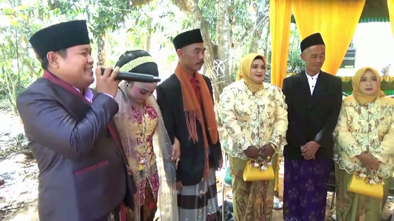 Gebyar tari tayub Madura Bunga Famili Bpk. Masyani Ibu. Saniya Putra Ababil