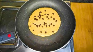 आटे से बनाएं एकदम नरम पैनकेक | Eggless Choco Chip Pancake | Easy Living