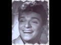Zeki Müren Bin Gül Çıkarırdım Sana Kalbimdeki Külden CD2 Video Klibi Zeki Müren Bin Gül Çıkarırdım Sana Kalbimdeki Külden CD2 Video Klibi