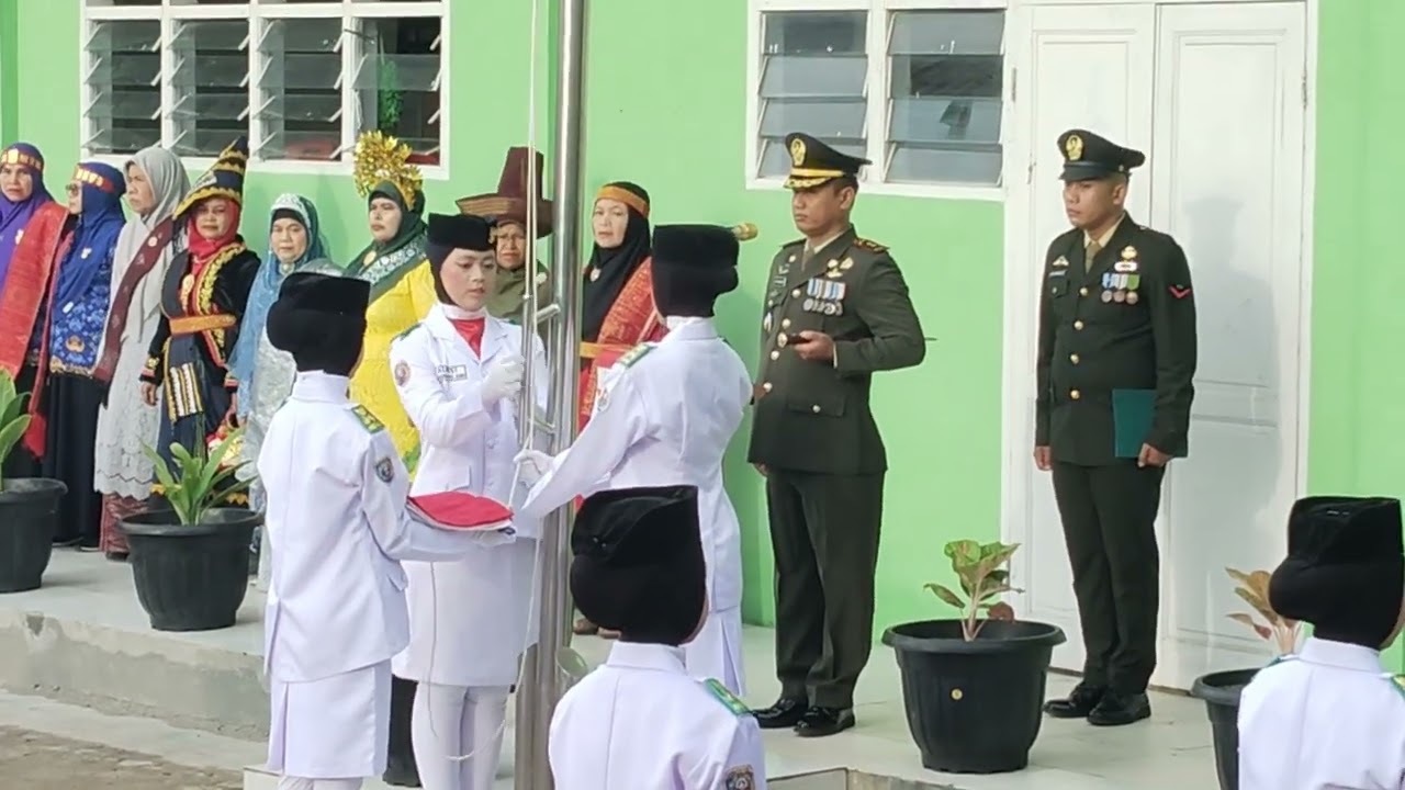 Upacara Bendera HUT RI ke 79 MTsN Karo Bersama DANDIM 0205