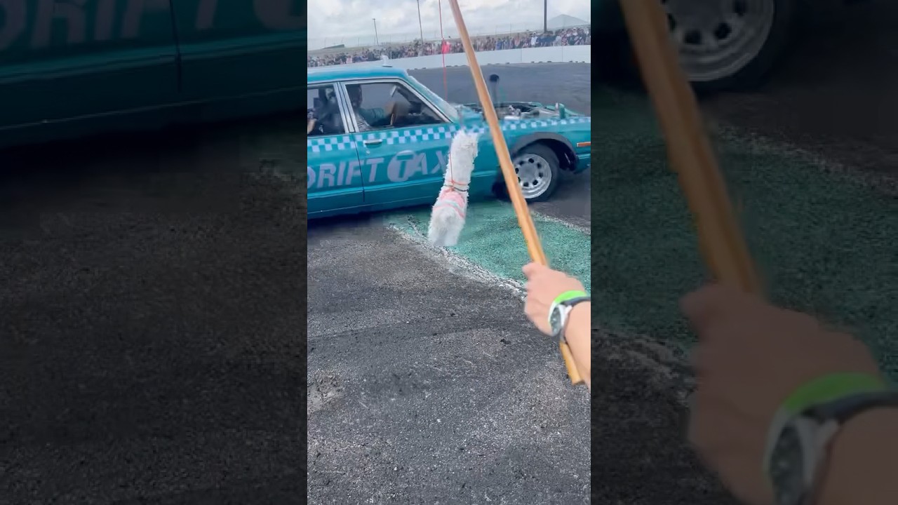 Ever seen a taxi take a swing at piñata 👌🏼