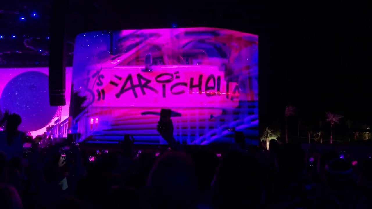 Ariana Grande - 7 Rings (Live at Coachella 2019 Weekend 1)