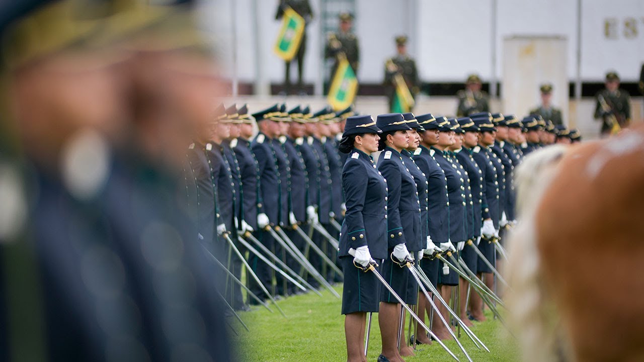 Ceremonia de Ascenso de 121 nuevos oficiales al grado de subtenientes, integrantes del curso...