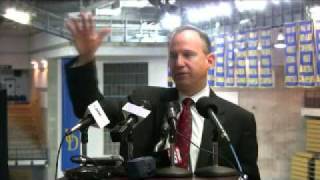 DE Gov signs teacher hiring bill