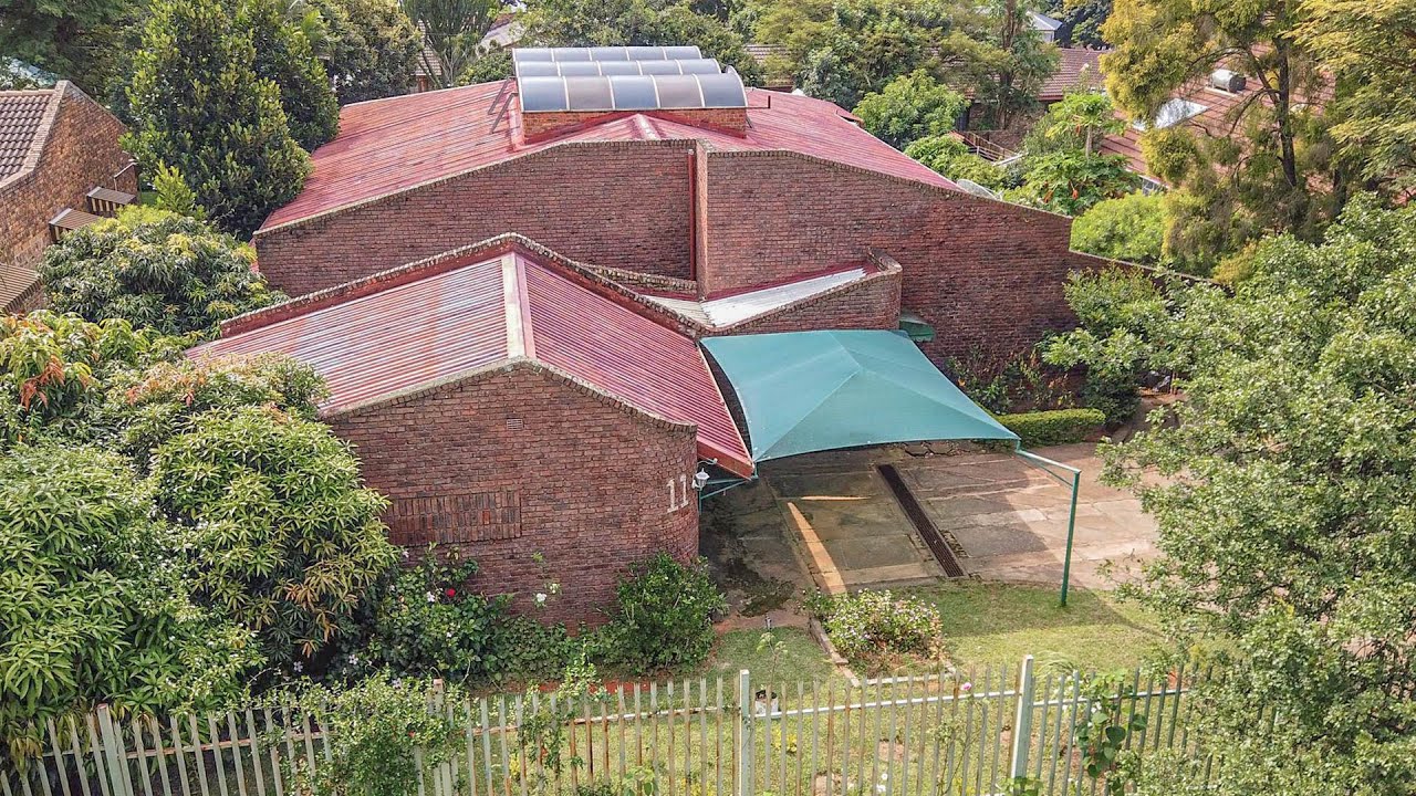 Incredible property situated in the quiet suburb of town