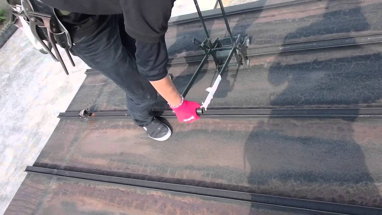 まくり屋太郎で屋根剥ぎ 瓦棒トタン屋根 - YouTube