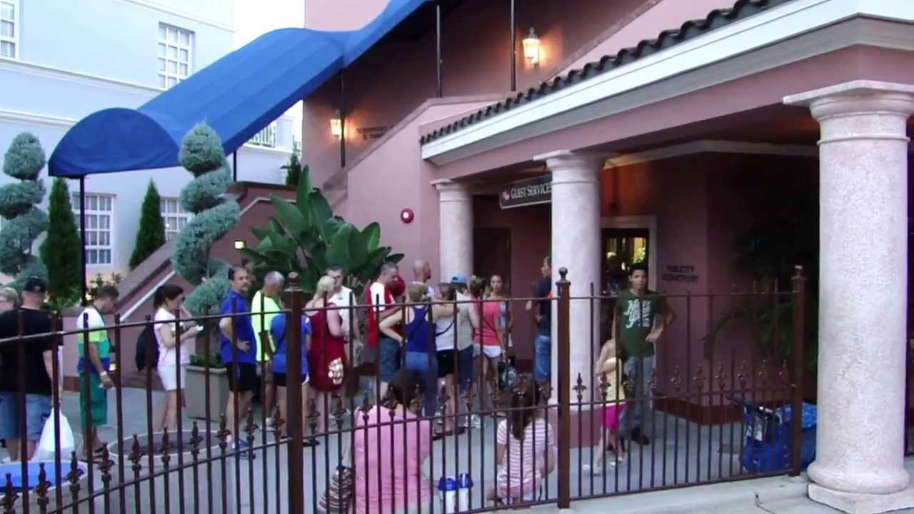 universal studios guest services