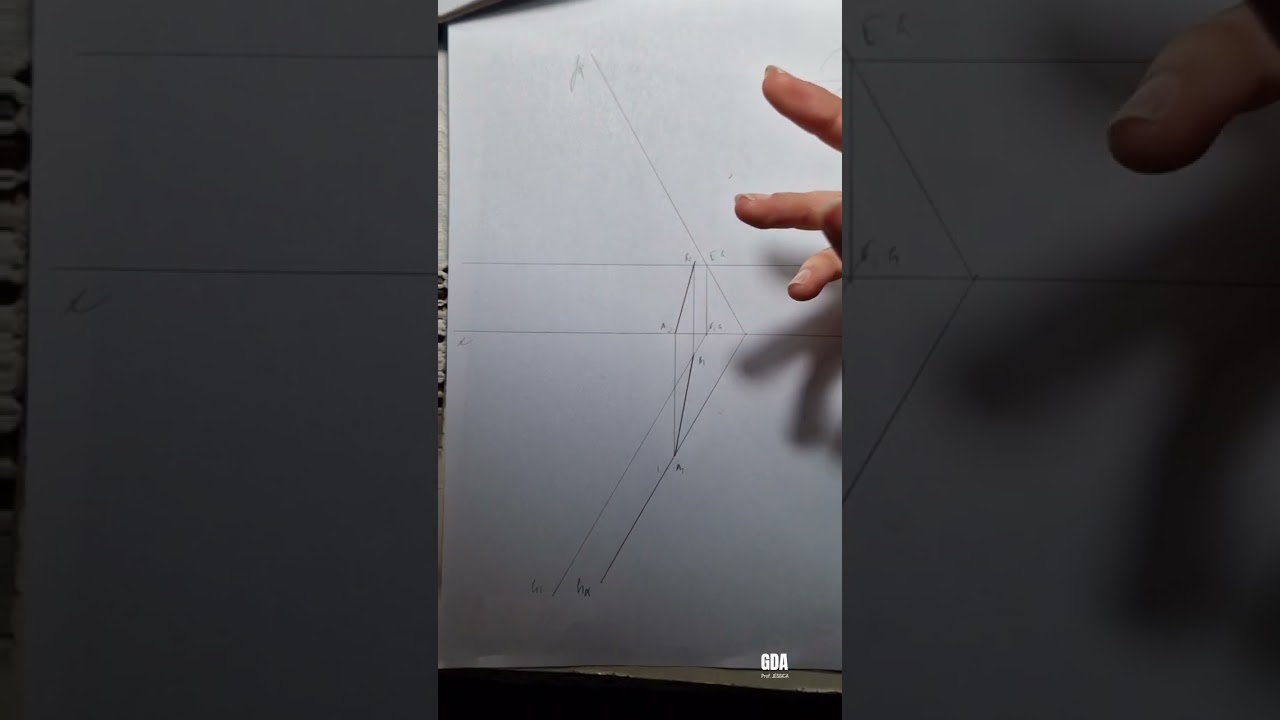 Rebatimento de Planos Oblíquos - projeçâo de figuras planas.