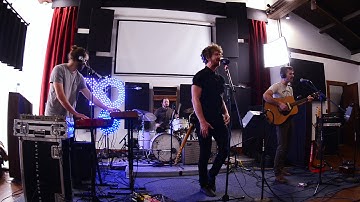 The Moth & The Flame - Live While I Breathe (Live)