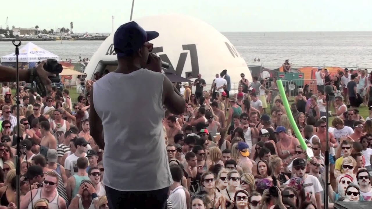 Stafford Brothers ft Sean Declase - Remedy (live, St Kilda Beach)
