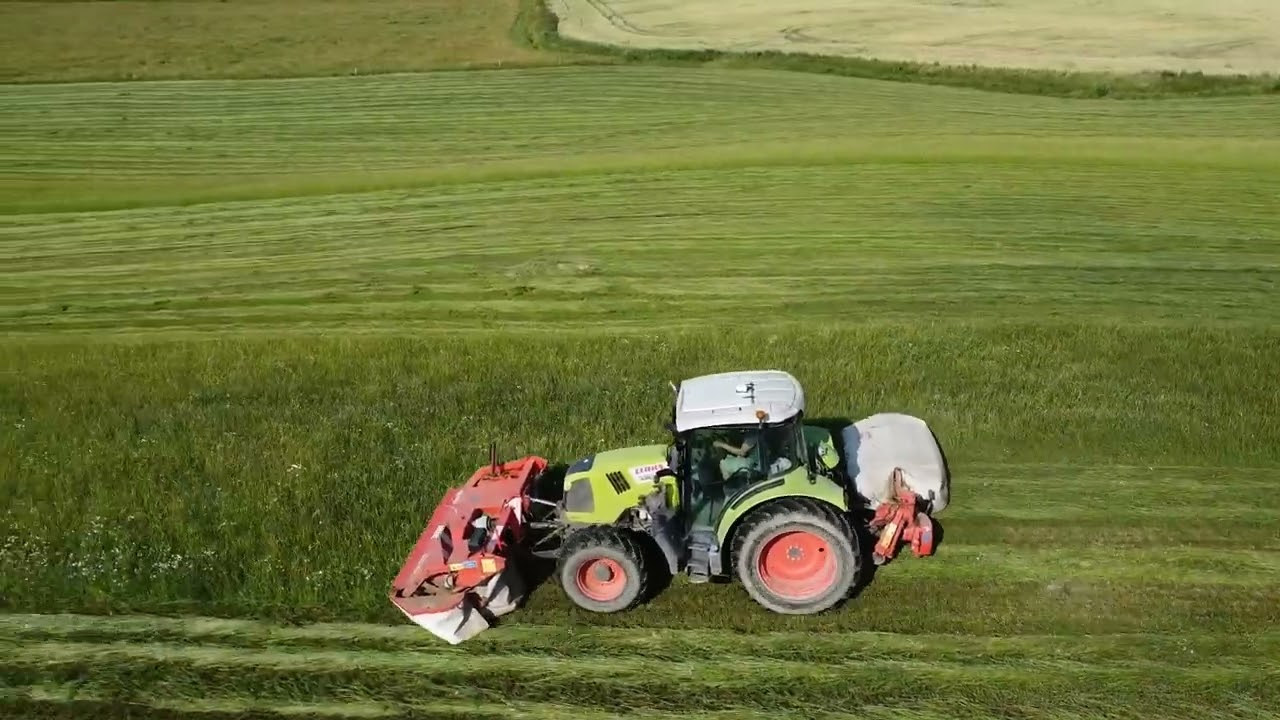 Koszenie trawy Claas Arion 440 + Kuhn