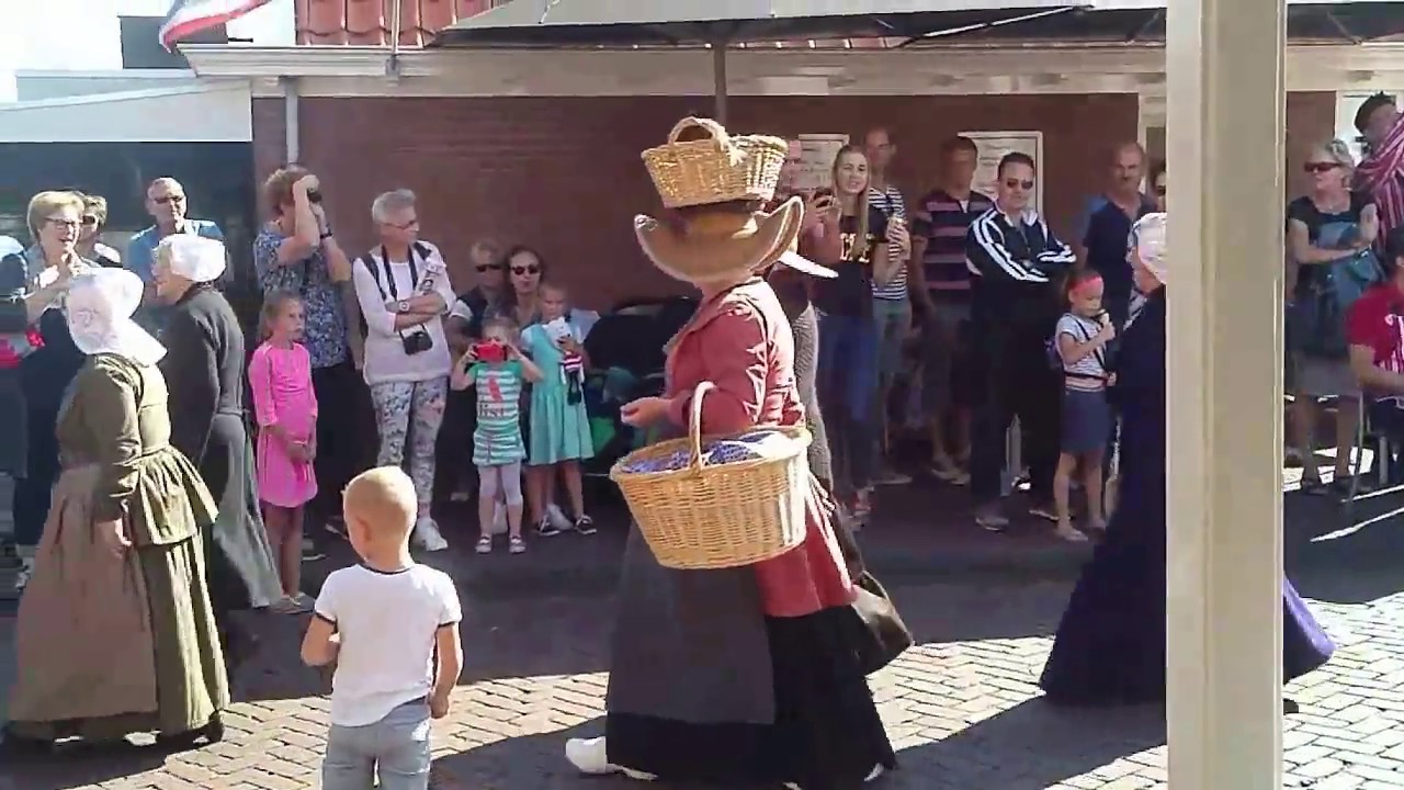 Nationale Dag van de Klederdracht Urk 2 September 2017 YouTube Nationale Dag van de Klederdracht Urk 2 September 2017 YouTube