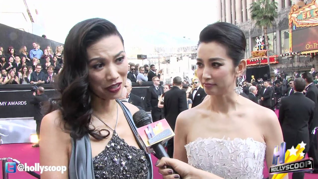 Wendi Deng & Bingbing Li Talk Oscar Fashion at 2012 Academy Awards