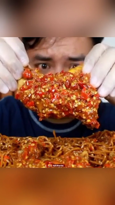 Download lagu The hottest level 8 noodle mukbang plus 200 chili gepuk chicken ‼️🤯 Cr: Adi Dharma