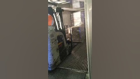 Using Roller Forks to Unload a Shipment in the US
