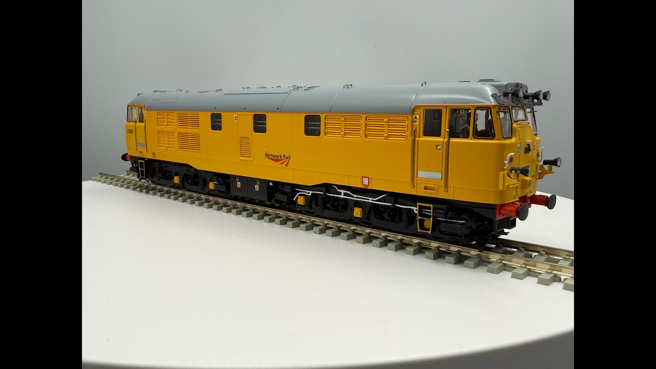 Accurascale Class 31 Network Rail High Detail Locomotive Review | Real Sound