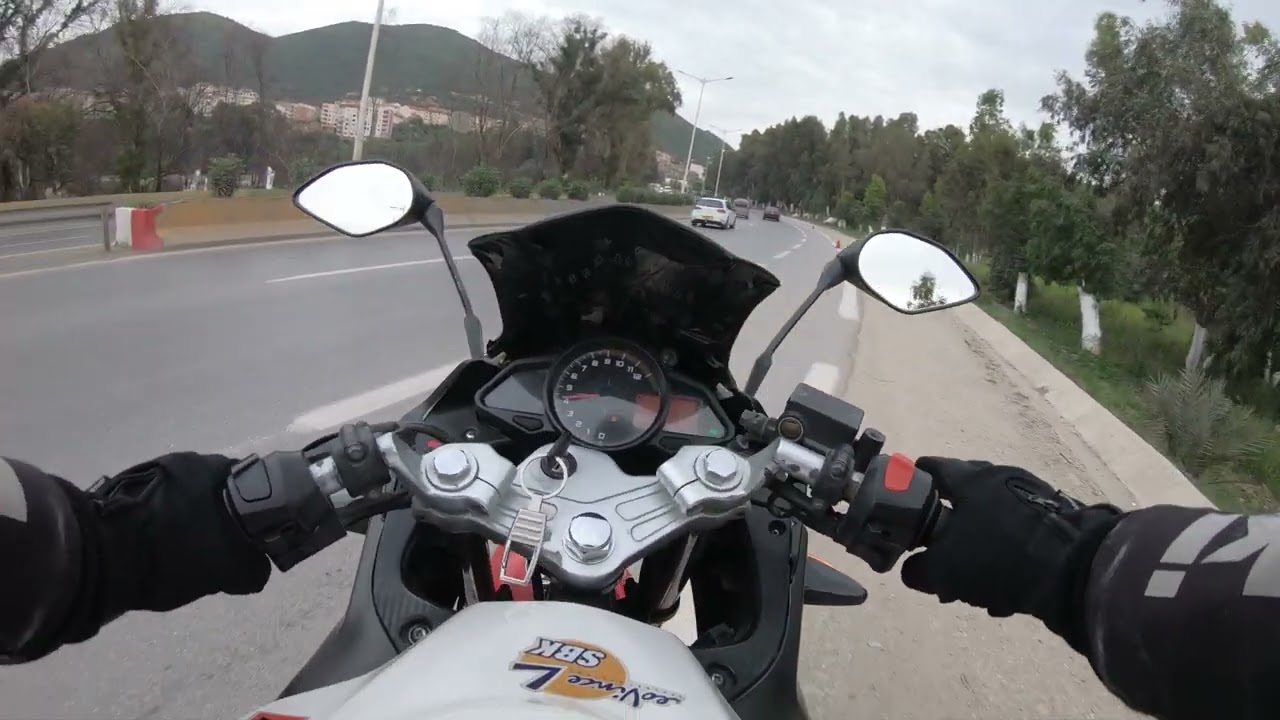 أجواء مبارة إتحاد بسكرة vs شبيبة القبائل في الملعب الجديد حسين أيت أحمد في 12/04/2025 فيديو 2