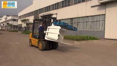 Inverta load pusher forklift attachment