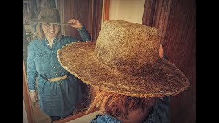 Klobouk z kopřivy / Hat made from the nettle