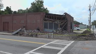 Brunswick business destroyed after truck crash