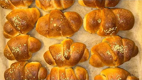 Sourdough Crescent Rolls with Sourdough Starter | Sourdough Crescent Rolls Recipe