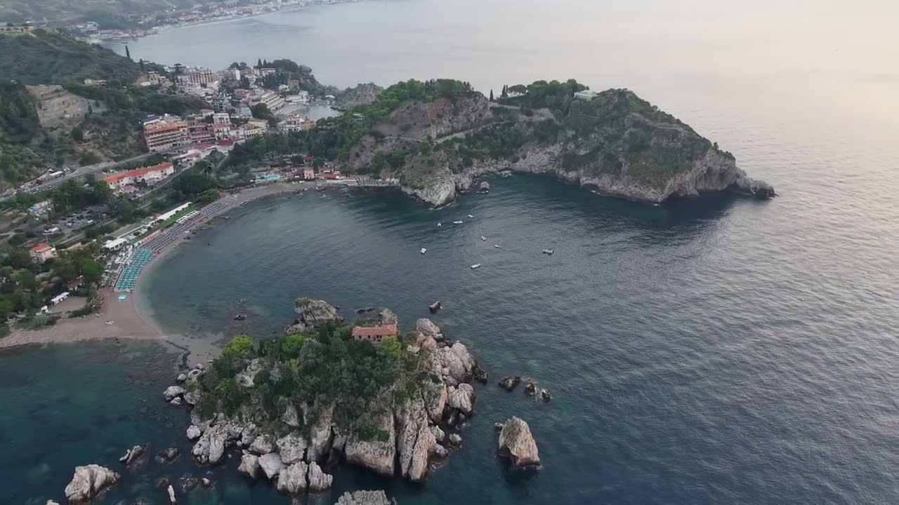 Isolabella, un giardino sospeso tra cielo e mare