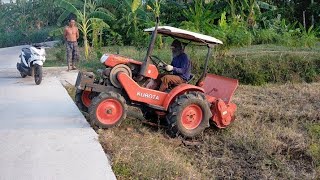 MESIN TRAKTOR KUBOTA RD 140 DI 2 T ROTARY  RODA 4 STANDING